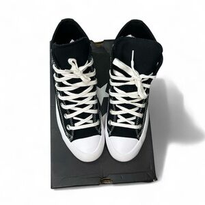 Converse Chuck Taylor Lugged Canvas 2.0 Platform Sneakers Size 7 Women’s Black